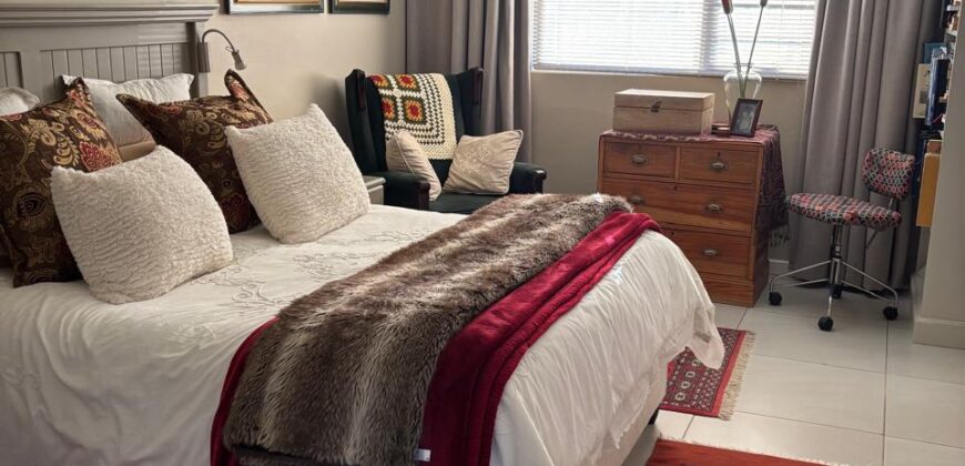 EXCEPTIONALLY NEAT 3-BEDROOM TOWNHOUSE IN A QUIET, SOUGHT-AFTER NEIGHBOURHOOD