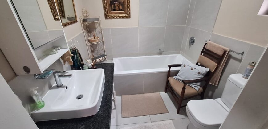 EXCEPTIONALLY NEAT 3-BEDROOM TOWNHOUSE IN A QUIET, SOUGHT-AFTER NEIGHBOURHOOD