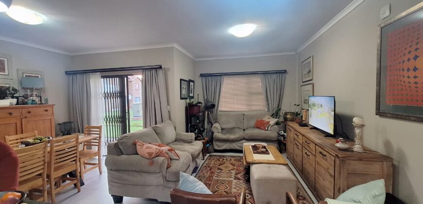 EXCEPTIONALLY NEAT 3-BEDROOM TOWNHOUSE IN A QUIET, SOUGHT-AFTER NEIGHBOURHOOD