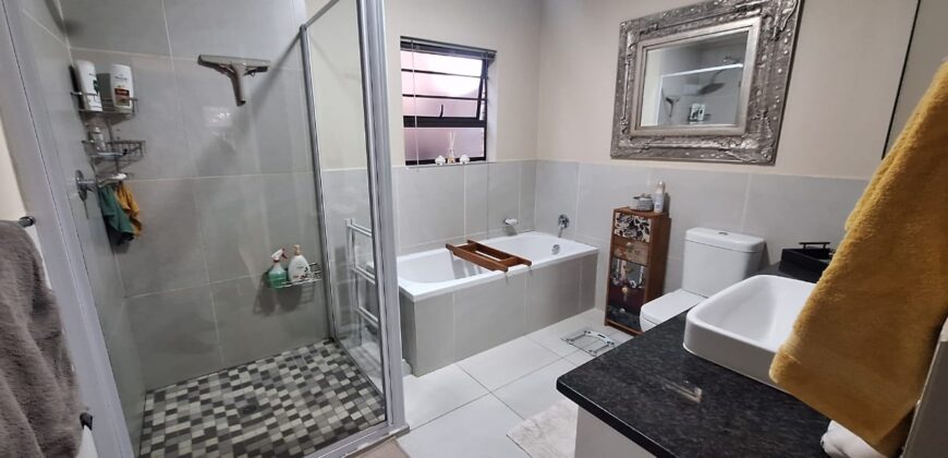 EXCEPTIONALLY NEAT 3-BEDROOM TOWNHOUSE IN A QUIET, SOUGHT-AFTER NEIGHBOURHOOD