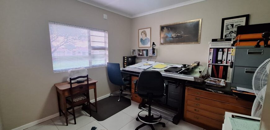 EXCEPTIONALLY NEAT 3-BEDROOM TOWNHOUSE IN A QUIET, SOUGHT-AFTER NEIGHBOURHOOD