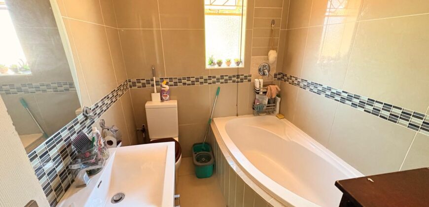 Property for sale in Kimberley, South Ridge with Garden